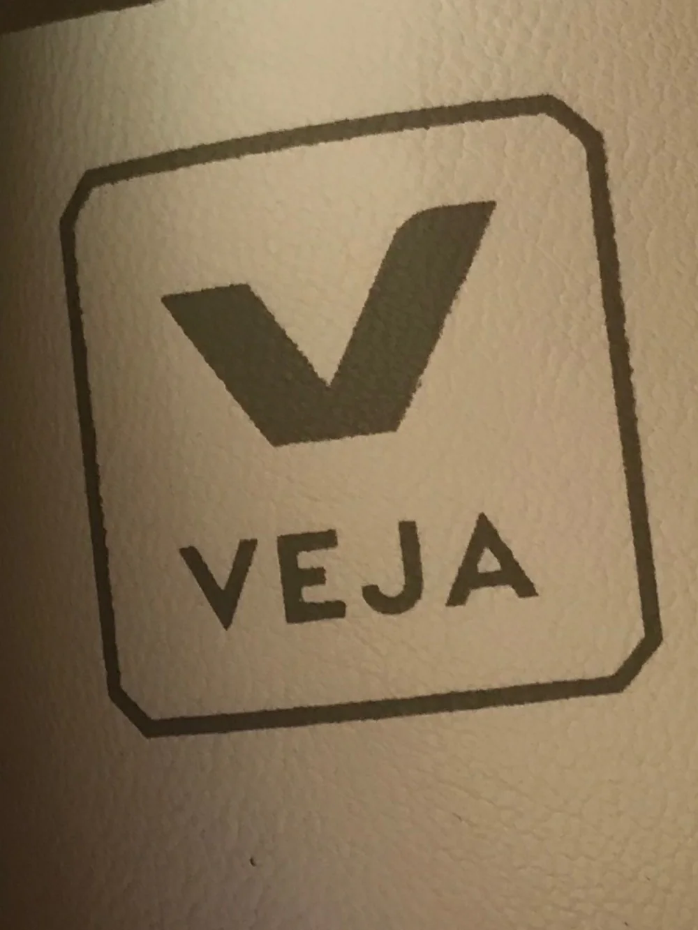 VEJA V-10 CWL VEGAN WHITE ROSE FLUO  LOW TOP SNEAKERS